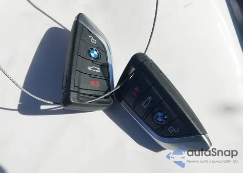 2025 BMW 3 Series 330I z USA, uszkodzony, nr VIN 3MW69CW0XS8F06210